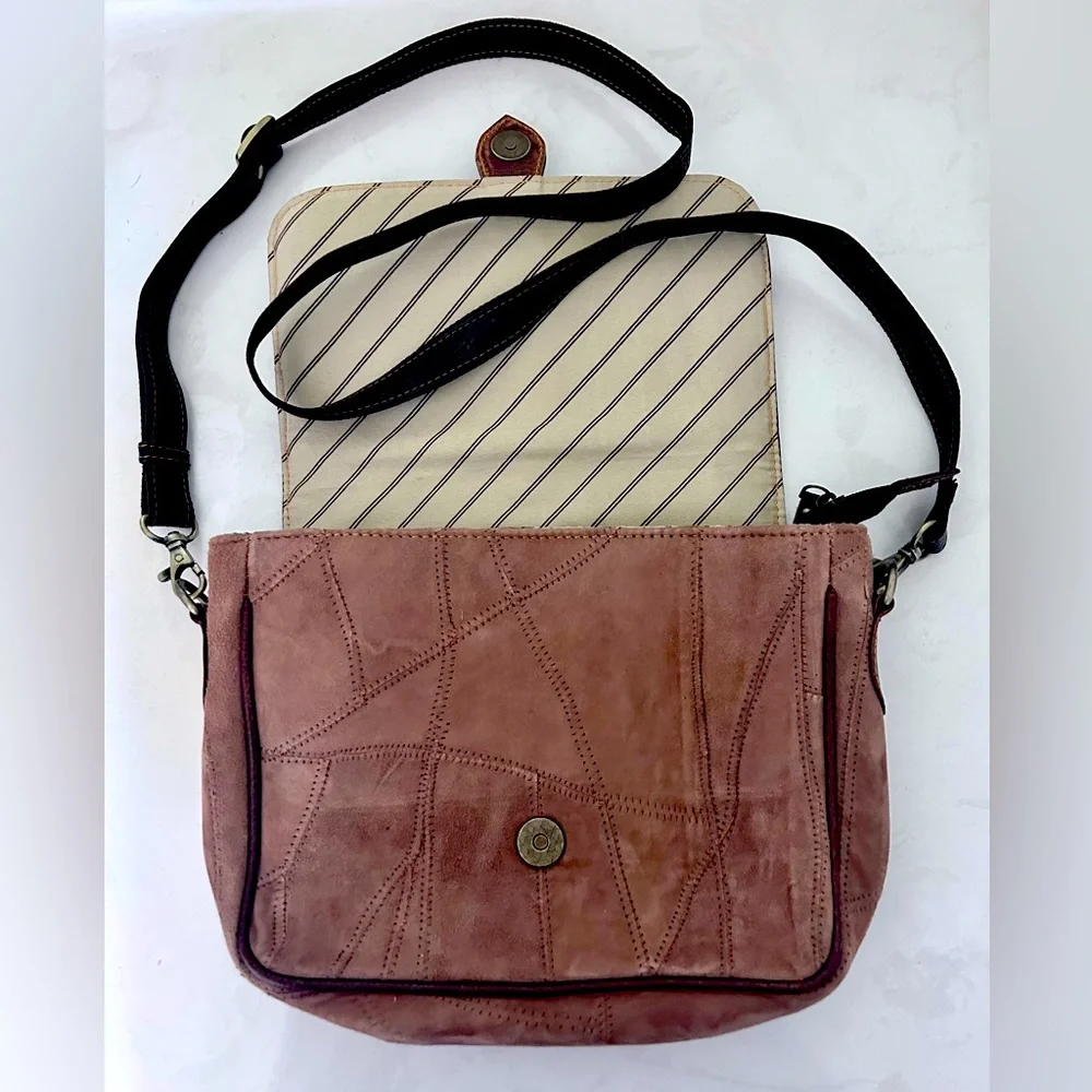 Vaan & Co. Excellent Shape! Upcycled! Leather Medium Crossbody Women’s Purse - Picture 2 of 10